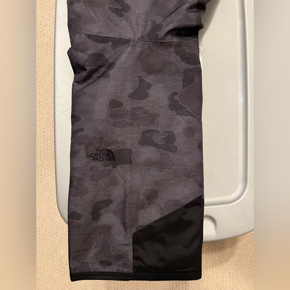 Men’s The North Face Snowboard Pants - Picture 2 of 5